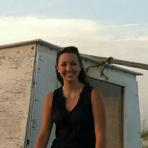 Meet your Posher, Christina - Picture 1 of 1