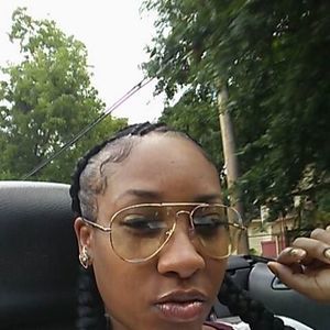 Meet your Posher, Val