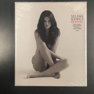 Selena Gomez - Revival Box Set