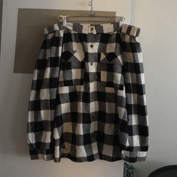 Off-the-Shoulder Plaid top! NWOT
