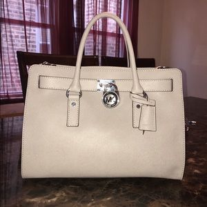 SALE!!! Authentic Michael Kors purse