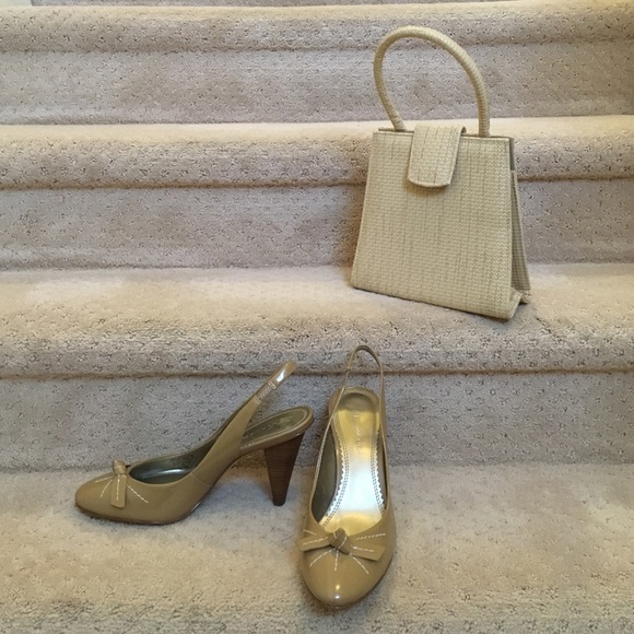 NEW Anne Klein Beige Leather Slingback Heels