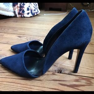 Banana Republic Navy Pump sz 8 1/2