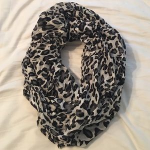 Excellent condition B/W Animal Print Infinity