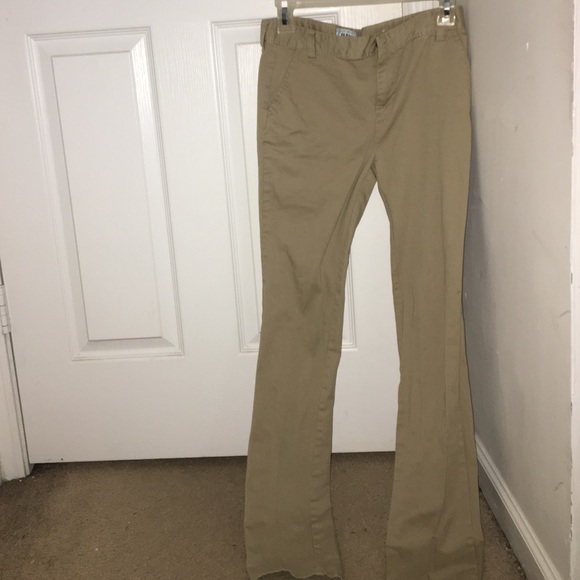 khaki pants