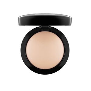 MAC Mineralize Skinfinish Natural