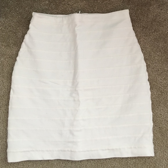 Cream mini express skirt