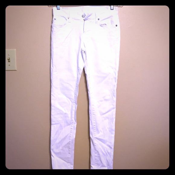 White white skinny jeans