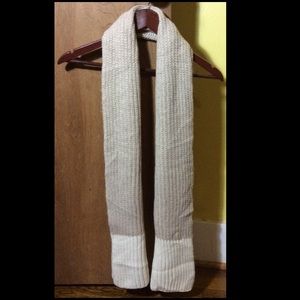 Oatmeal Heather scarf by Gap