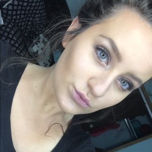 Meet your Posher, Brooke