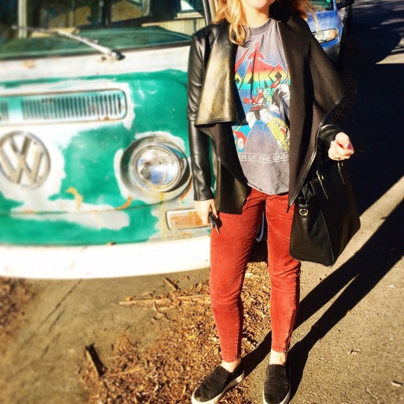 Clara - Picture 2 of 4