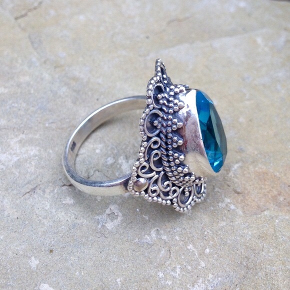 Solid sterling silver 5CT blue topaz ring size 6 - Picture 3 of 4