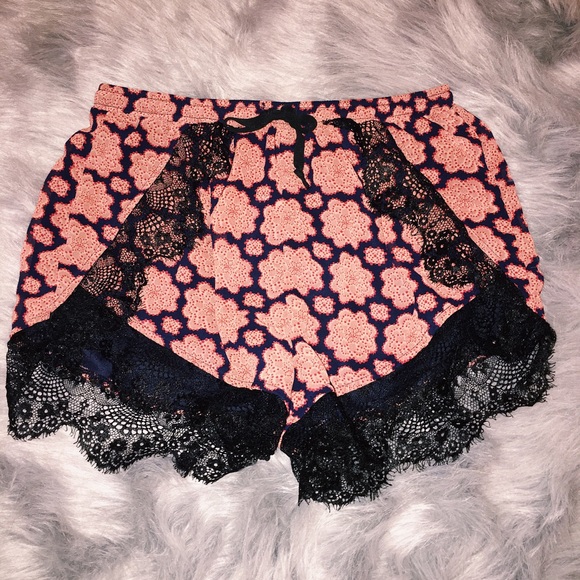 🌸▪️Lace Detail Shorts▪️🌸