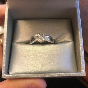 Brand new Zales diamond accent ring