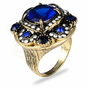 Womens Vintage CZ Sapphire Resin Ring!