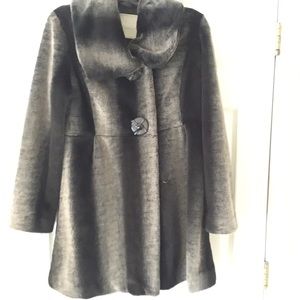 Weatherproof women's coat