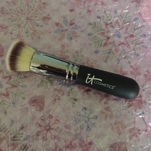 Heavenly Luxe Flat Top Buffing Foundation Brush #6