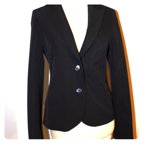Theory fitted black blazer size 4. Worn once