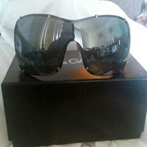 $$FINAL PRICE DROP$$ New Versace mirror sunglasses