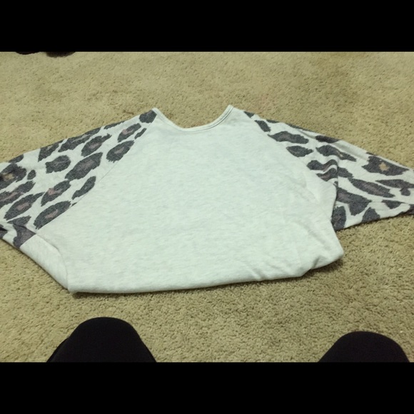 Boutique leopard light sweater