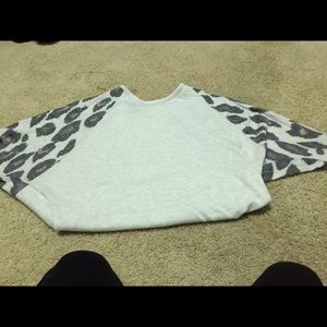 Boutique leopard light sweater