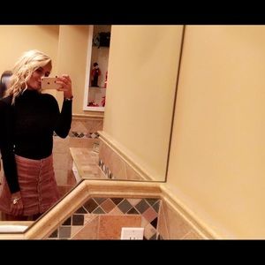 Meet your Posher, Alexis