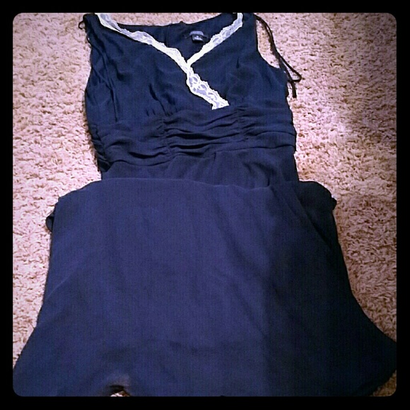 Dress Barn Dresses & Skirts - $ 3/30Sale💜Navy dress with cream trim sleeve less