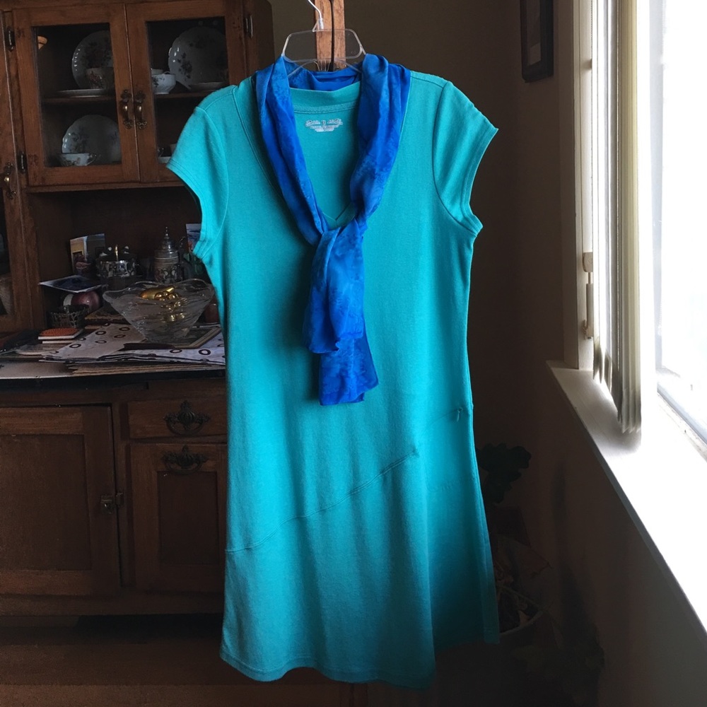 ⚡️⚡️⚡️Beautiful blue/green dress $5