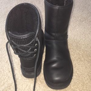 Black leather *OPEN TO REASONABLE OFFERS* UGGS