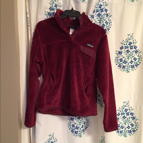 Red Patagonia pullover