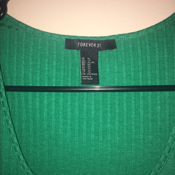 Crop top - Picture 2 of 2