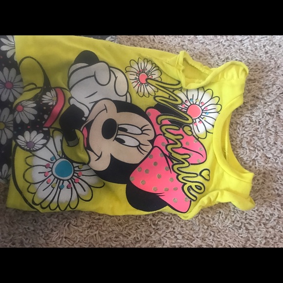 12 months Minnie Mouse short and blouse out fit. - Picture 4 of 4