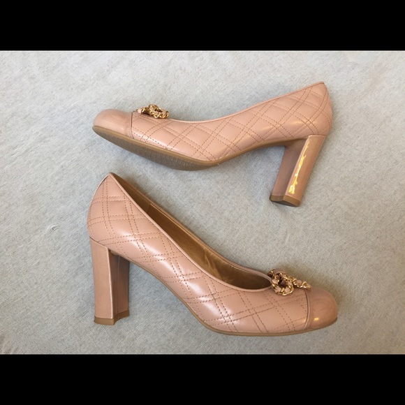 Stuart Weitzman Nude Quilted Leather & Patent Cap - Picture 2 of 4