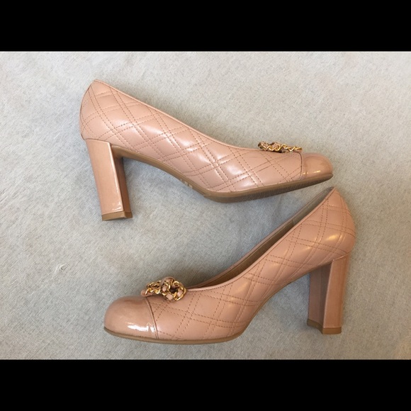 Stuart Weitzman Nude Quilted Leather & Patent Cap - Picture 3 of 4