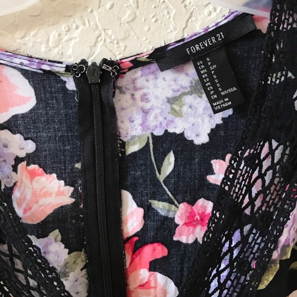 Floral print romper - Picture 2 of 4