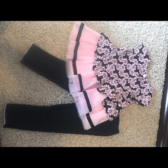 Adorable outfit - Picture 2 of 4