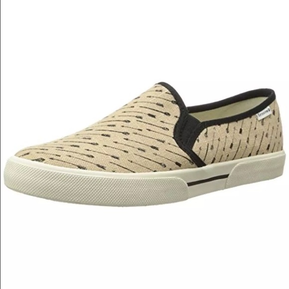 Groove Beige Arrow Slip-On Sneakers! NEW! - Picture 3 of 9