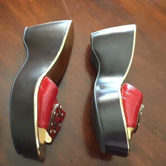 Michael kors wedges like new used a few times - Picture 3 of 4