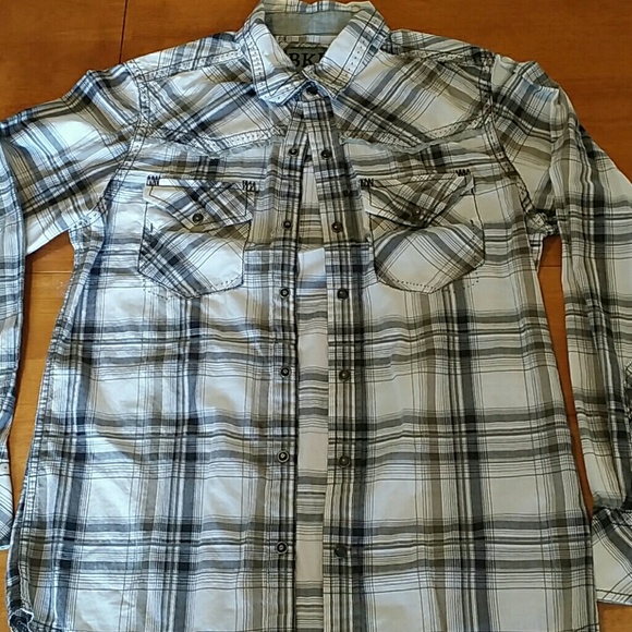 Mens Buckle long sleeve shirt.