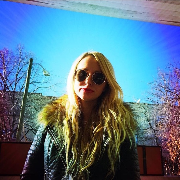 Leather jacket with fur collar - Picture 2 of 8