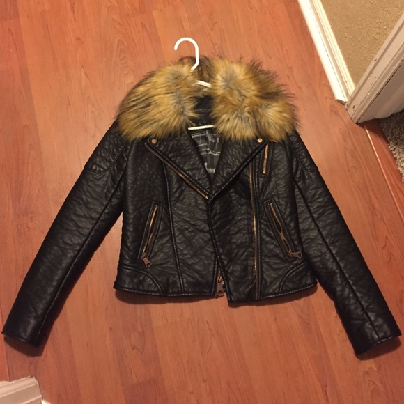 Leather jacket with fur collar - Picture 3 of 8
