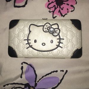 Hello kitty wallet