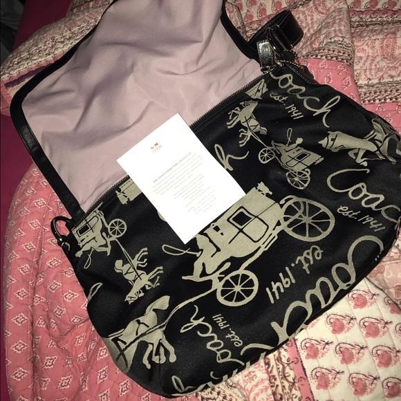 COACH Med size messenger bag tote new