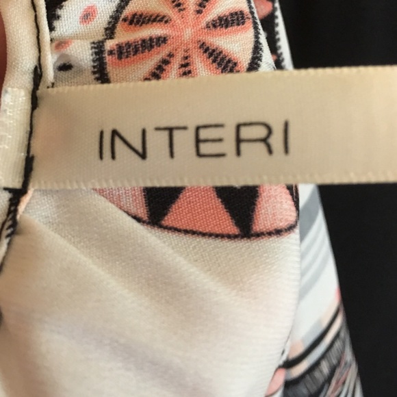 Interi Sleeveless Top - Picture 3 of 4