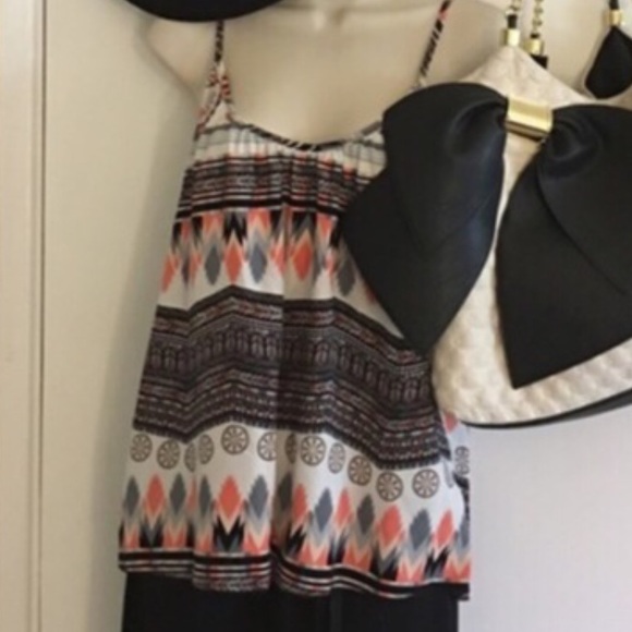 Interi Sleeveless Top - Picture 2 of 4