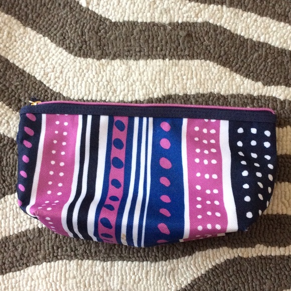 Estée Lauder makeup bag