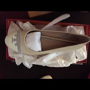Tory Bruch flat shoes