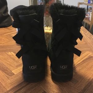 Black Bow Uggs