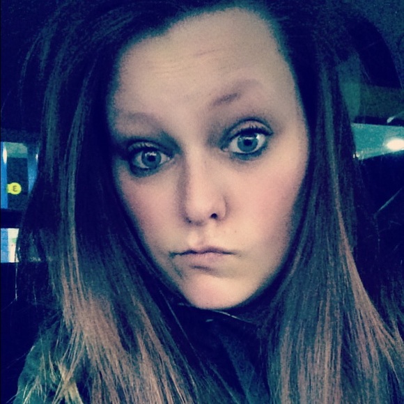 Meet your Posher, Chelsie - Picture 1 of 1