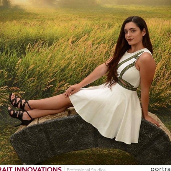 White formal bebe dress - Picture 4 of 4